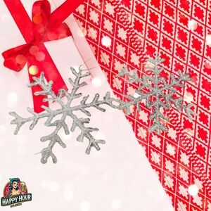2pc Clear Plastic Snowflake Christmas Ornaments Pre Owned